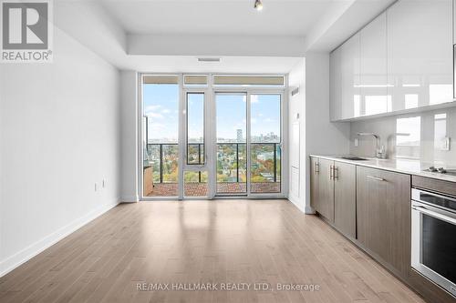 2207 - 330 Richmond Street W, Toronto, ON - Indoor Photo Showing Kitchen