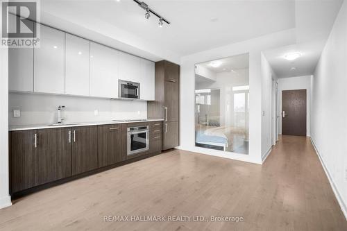 2207 - 330 Richmond Street W, Toronto, ON - Indoor Photo Showing Kitchen