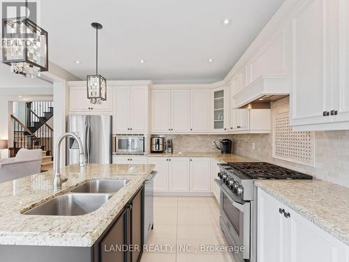 13 Coach Crescent, Whitby, ON - Indoor Photo Showing Kitchen With Double Sink With Upgraded Kitchen