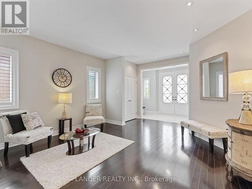 13 Coach Crescent, Whitby, ON - Indoor Photo Showing Living Room