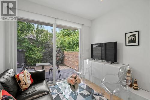 421 Craven Road, Toronto, ON - Indoor