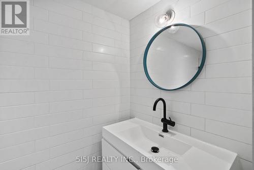 421 Craven Road, Toronto, ON - Indoor Photo Showing Bathroom