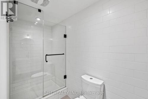 421 Craven Road, Toronto, ON - Indoor Photo Showing Bathroom