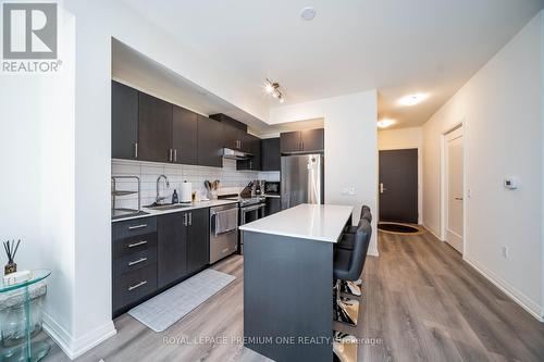 1104 - 9000 Jane Street, Vaughan, ON - Indoor Photo Showing Kitchen