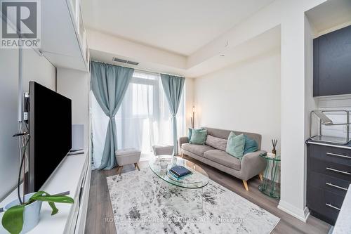 1104 - 9000 Jane Street, Vaughan, ON - Indoor Photo Showing Living Room