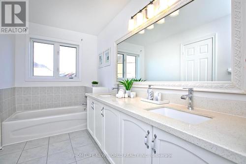 10 Primont Drive, Richmond Hill, ON - Indoor Photo Showing Bathroom