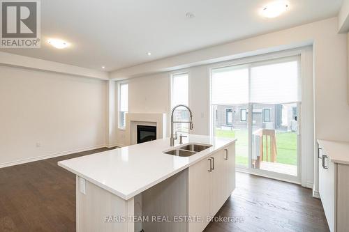 48 Mcbride Trail, Barrie, ON - Indoor Photo Showing Kitchen With Double Sink With Upgraded Kitchen