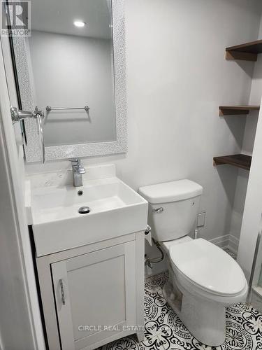 #Bsmt - 450 Hidden Trail, Oakville, ON - Indoor Photo Showing Bathroom