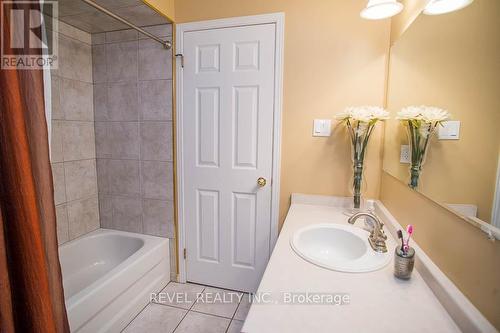 166 Olivetree Road, Brantford, ON - Indoor Photo Showing Bathroom