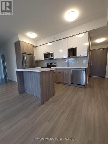 1602 - 49 Walnut Street S, Hamilton, ON - Indoor Photo Showing Kitchen With Stainless Steel Kitchen