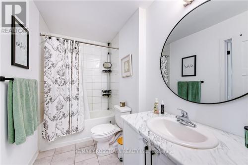 66 Pumpkin Corner Crescent, Barrie, ON - Indoor Photo Showing Bathroom