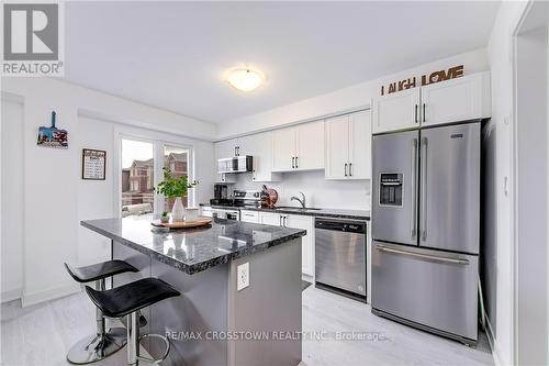 66 Pumpkin Corner Crescent, Barrie, ON - Indoor Photo Showing Kitchen With Stainless Steel Kitchen With Upgraded Kitchen