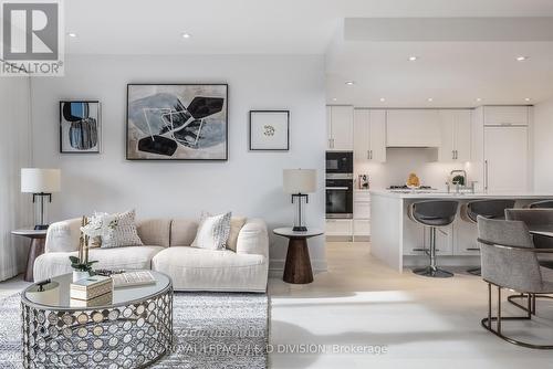 612 - 1 Strathgowan Avenue, Toronto, ON - Indoor Photo Showing Living Room