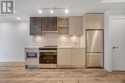 395 Dundas Street Unit# 418, Oakville, ON - Indoor Photo Showing Kitchen With Stainless Steel Kitchen