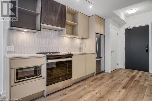 395 Dundas Street Unit# 418, Oakville, ON - Indoor Photo Showing Kitchen With Stainless Steel Kitchen With Upgraded Kitchen