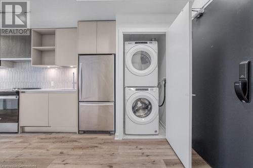 395 Dundas Street Unit# 418, Oakville, ON - Indoor Photo Showing Laundry Room