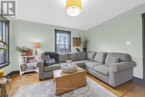 136 Cole Road, Centre Hastings, ON - Indoor Photo Showing Living Room