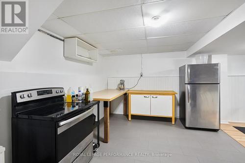 459 Sandhamn Pvt, Ottawa, ON - Indoor Photo Showing Kitchen