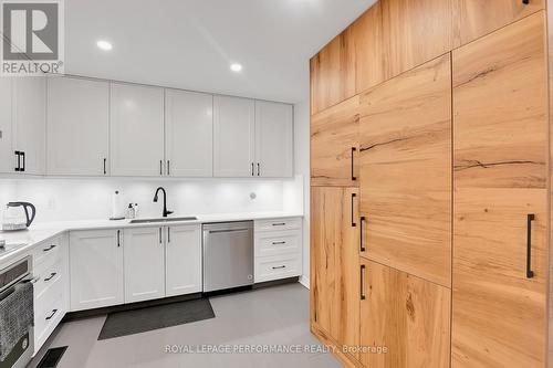 459 Sandhamn Pvt, Ottawa, ON - Indoor Photo Showing Kitchen