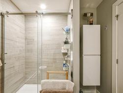 Ensuite bathroom - 