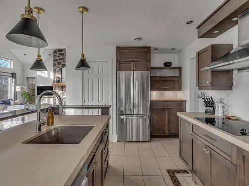 Cuisine - 135 Ch. Des Ruisselets, Stoneham-Et-Tewkesbury, QC - Indoor Photo Showing Kitchen With Upgraded Kitchen