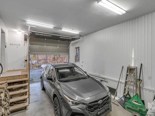 Garage - 135 Ch. Des Ruisselets, Stoneham-Et-Tewkesbury, QC - Indoor Photo Showing Garage