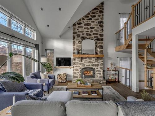 Salon - 135 Ch. Des Ruisselets, Stoneham-Et-Tewkesbury, QC - Indoor Photo Showing Living Room With Fireplace