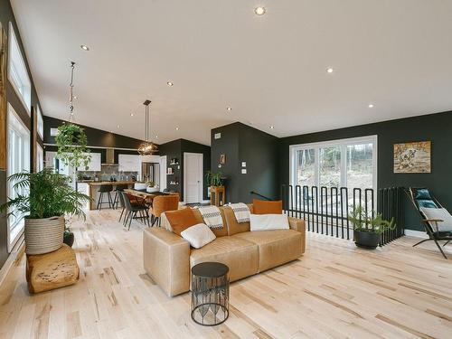 Living room - 12Z Rue De L'Oasis, Morin-Heights, QC - Indoor Photo Showing Living Room