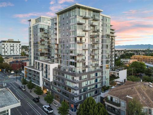 304-989 Johnson St, Victoria, BC - Outdoor