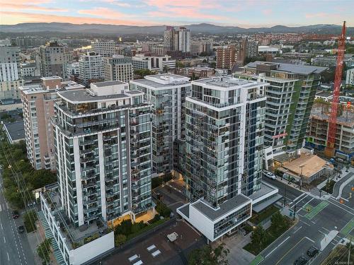 304-989 Johnson St, Victoria, BC - Outdoor With View