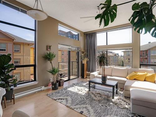 303-829 Goldstream Ave, Langford, BC - Indoor Photo Showing Living Room