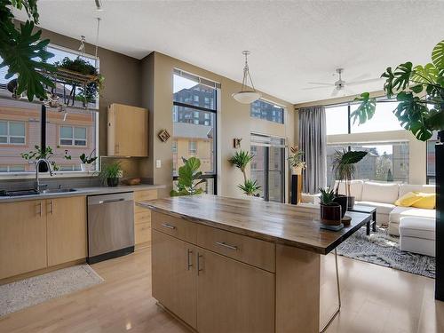 303-829 Goldstream Ave, Langford, BC - Indoor Photo Showing Kitchen With Double Sink