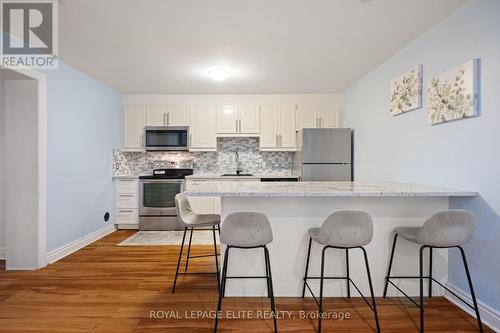 6 Lachine Court, Toronto, ON - Indoor Photo Showing Kitchen With Upgraded Kitchen