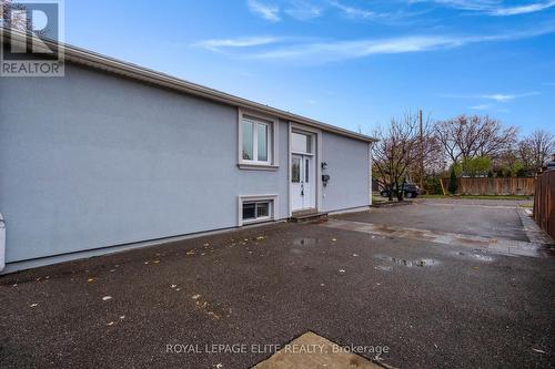 6 Lachine Court, Toronto, ON - Outdoor