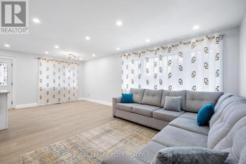 6 Lachine Court, Toronto, ON - Indoor Photo Showing Living Room