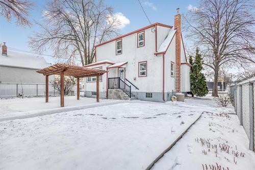 27 Keewatin St, Winnipeg, MB 