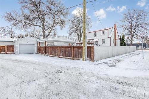 27 Keewatin St, Winnipeg, MB 