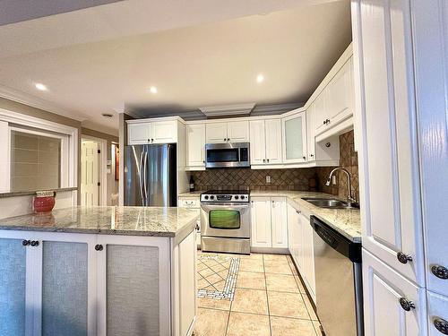 Cuisine - 8-1205 Rue De La Diable, Mont-Tremblant, QC - Indoor Photo Showing Kitchen With Double Sink