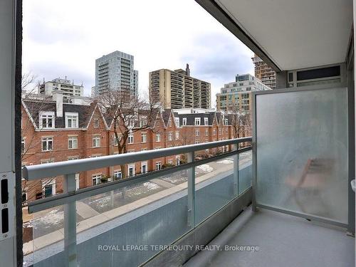 210-98 Lillian St, Toronto, ON - Outdoor With Balcony