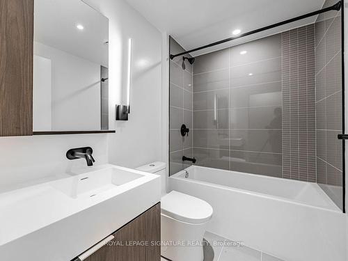 504N-117 Broadway Ave, Toronto, ON - Indoor Photo Showing Bathroom