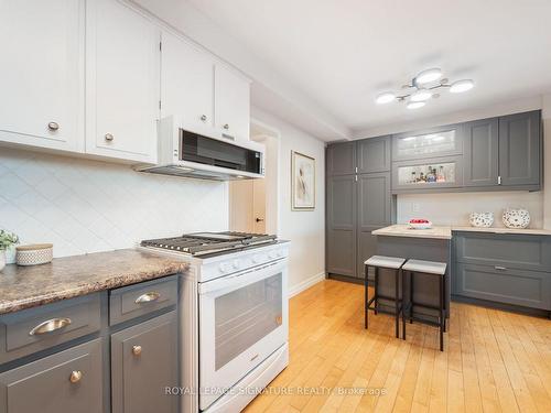 17 Chapais Cres, Toronto, ON - Indoor Photo Showing Kitchen