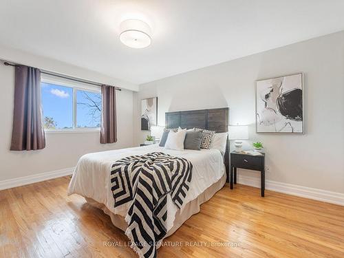 17 Chapais Cres, Toronto, ON - Indoor Photo Showing Bedroom