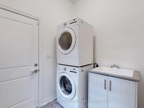 469 Twin Streams Rd, Whitby, ON - Indoor Photo Showing Laundry Room