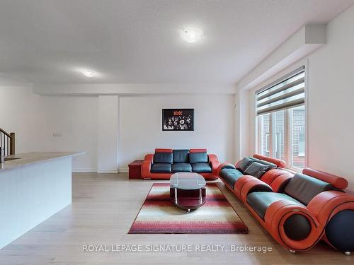 469 Twin Streams Rd, Whitby, ON - Indoor Photo Showing Living Room