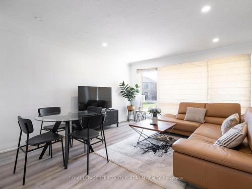 11 Jacinta Dr, Toronto, ON - Indoor Photo Showing Living Room