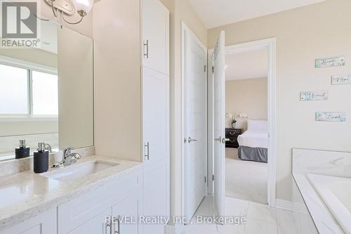 13 Cinnamon Street, Thorold, ON - Indoor Photo Showing Bathroom