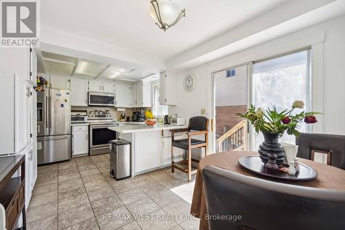 125 Overbank Drive, Oshawa, ON - Indoor Photo Showing Kitchen