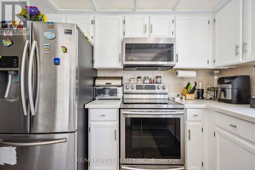 125 Overbank Drive, Oshawa, ON - Indoor Photo Showing Kitchen