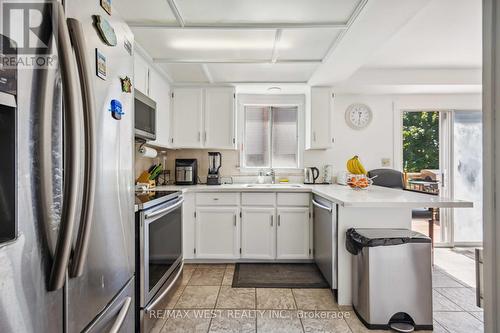 125 Overbank Drive, Oshawa, ON - Indoor Photo Showing Kitchen