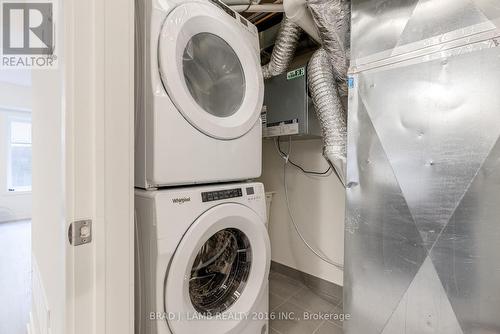 2106 - 58 Elizabeth Street S, Richmond Hill, ON - Indoor Photo Showing Laundry Room